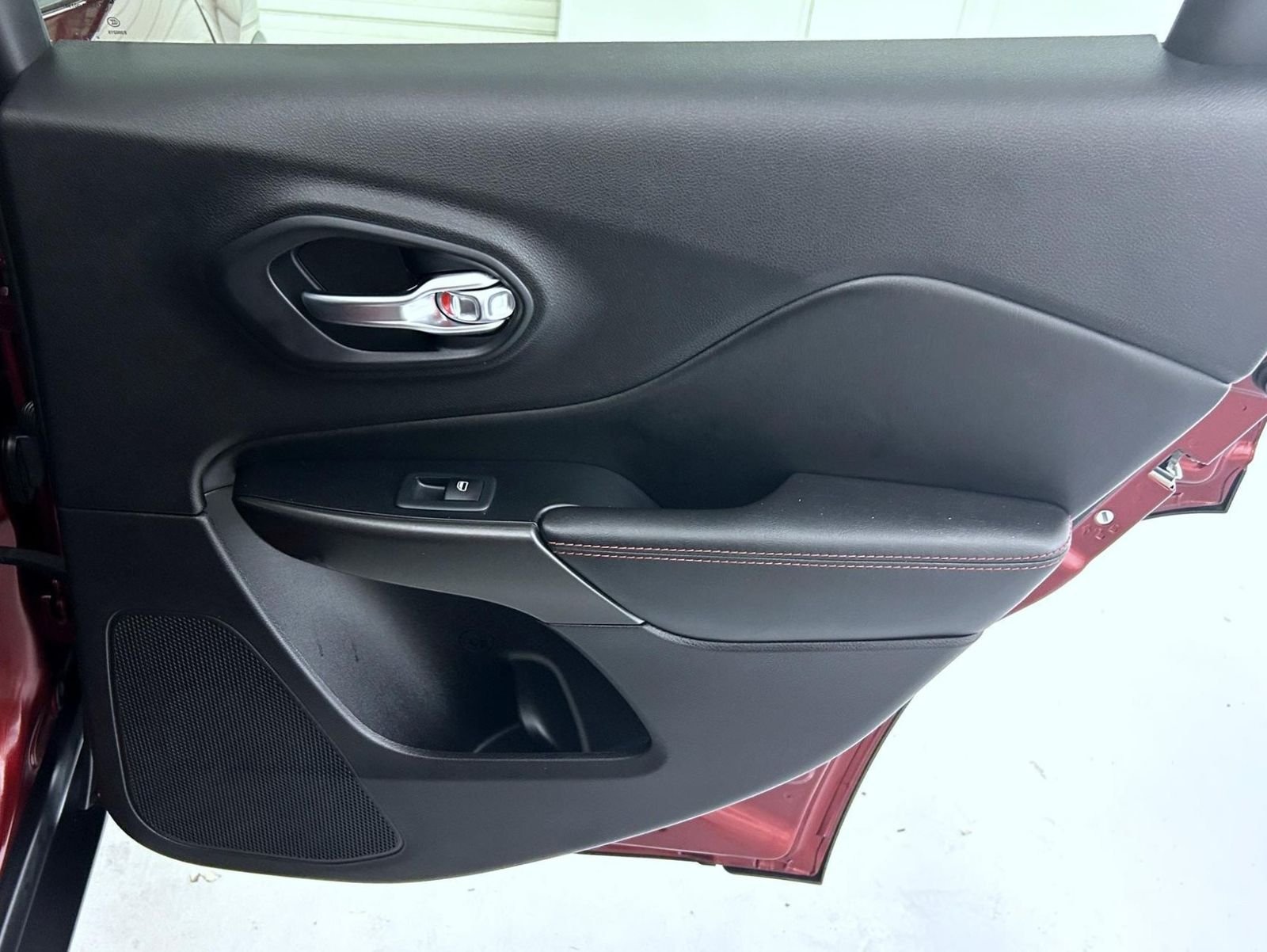 Used 2020 Red Jeep Trailhawk image 17