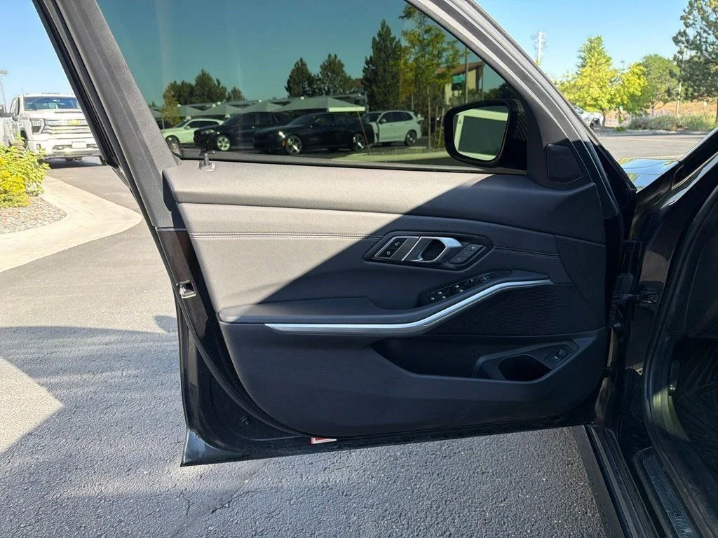 Used 2019 Black Sapphire Metallic BMW 330i xDrive image 9