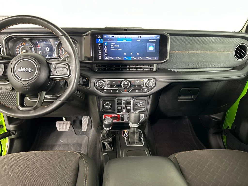Used 2025 Green Jeep Mojave image 20