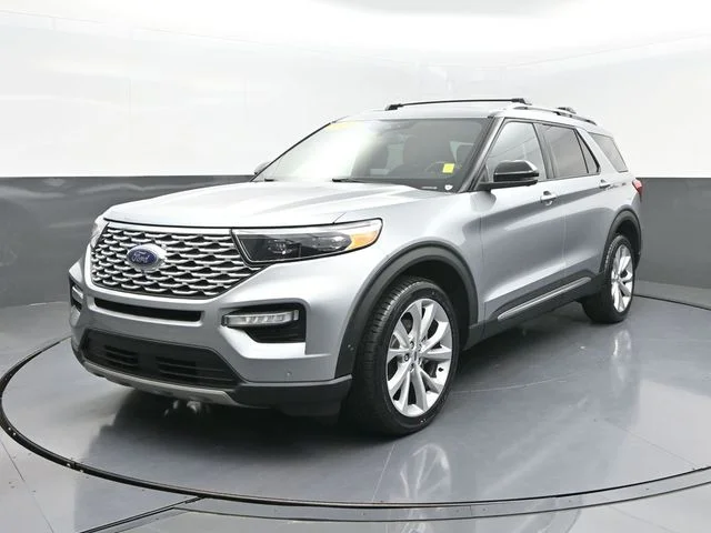 Used 2023 Silver Ford Platinum image 1