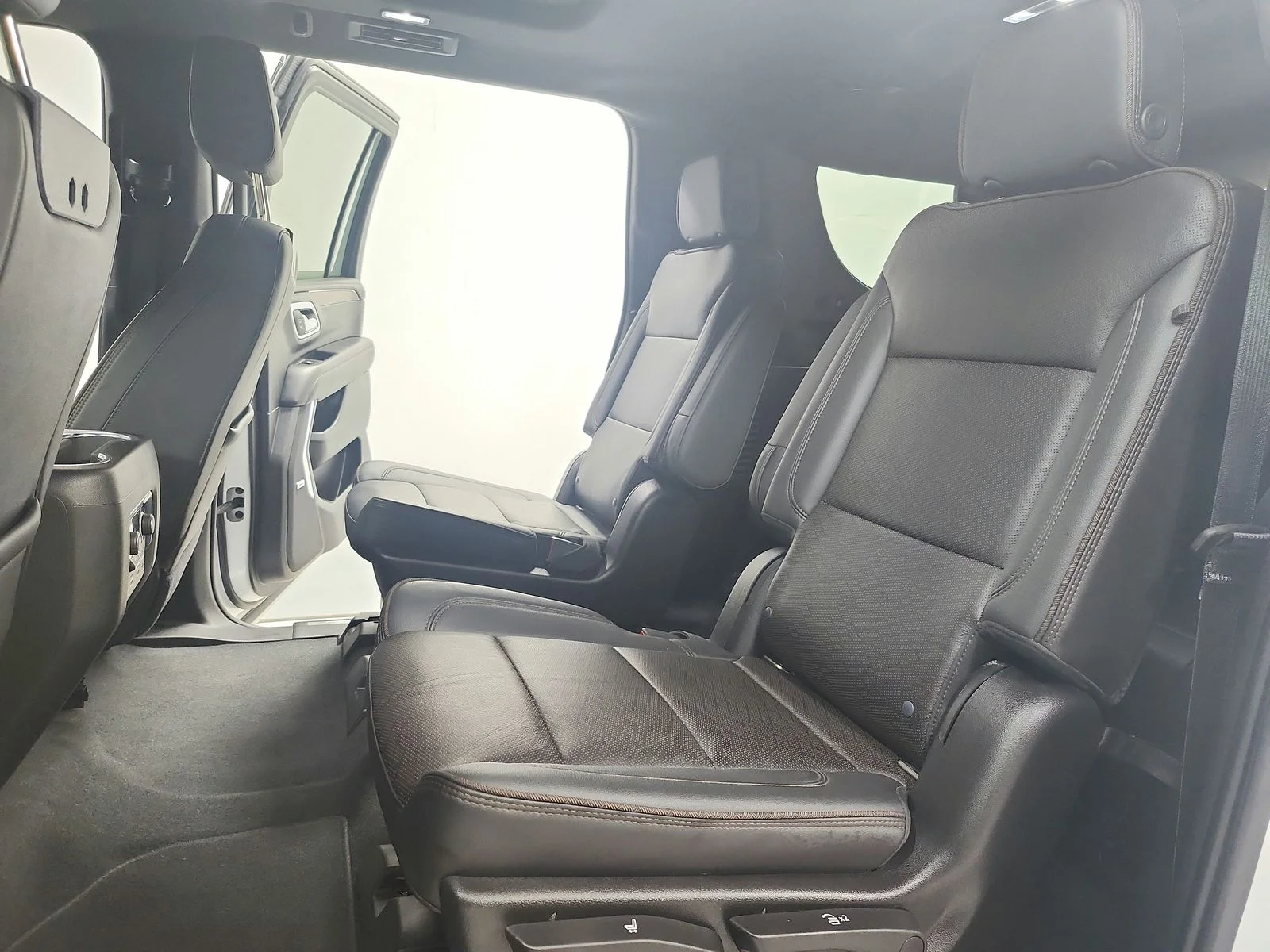 Used 2021 Summit White Chevrolet High Country image 43