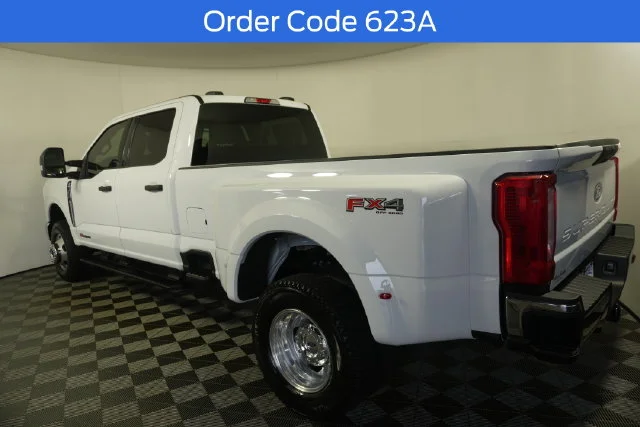 New 2027 Oxford White Ford F-350® XLT image 5