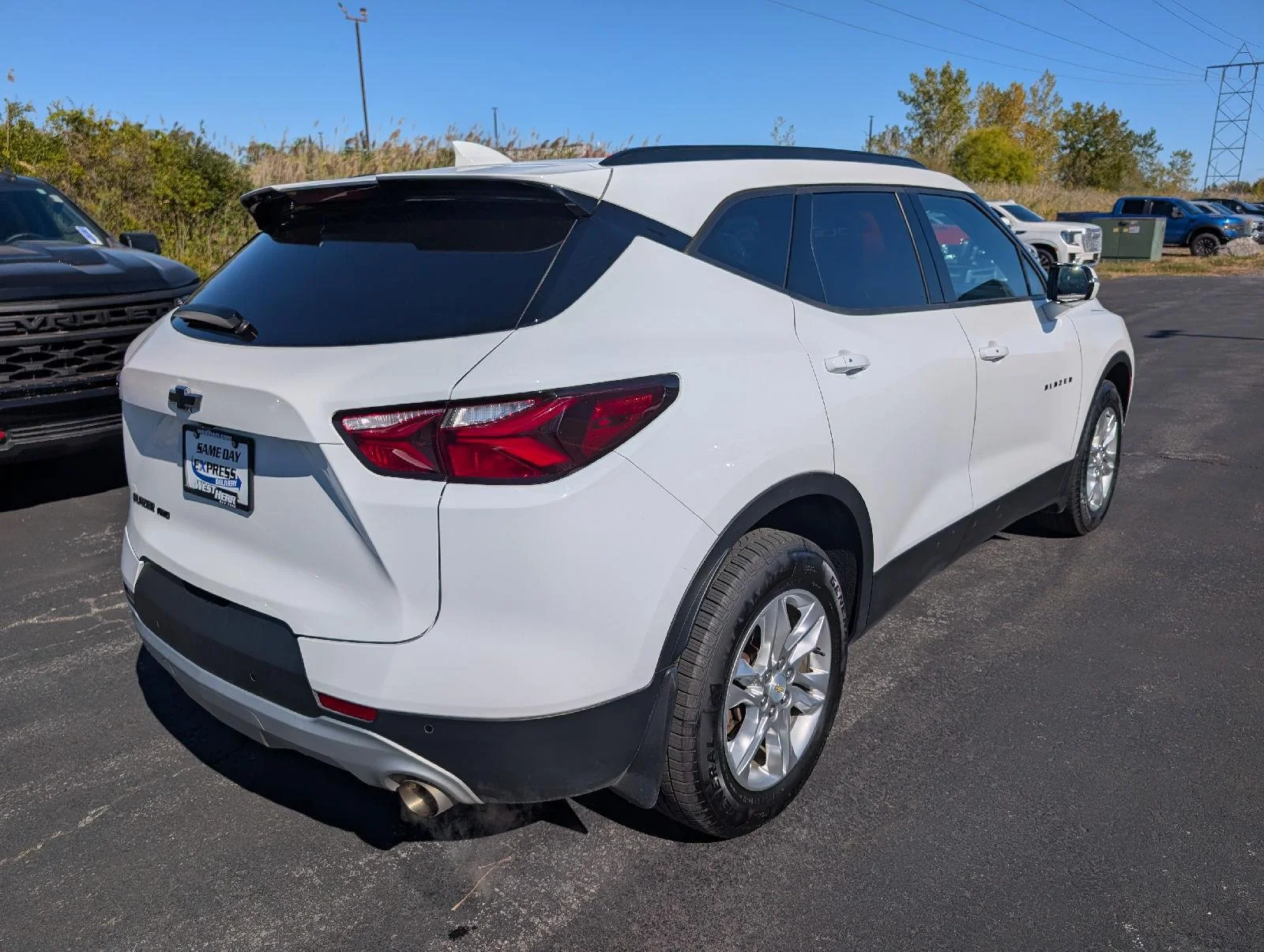Used 2021 SUMMIT WHITE Chevrolet LT image 12