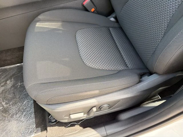 New 2027 Snow White Pearl Kia S image 20