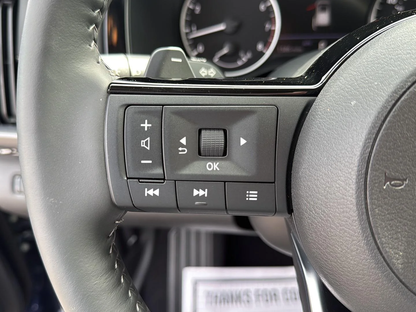 Used 2025 Deep Ocean Blue Pearl Nissan SL image 10
