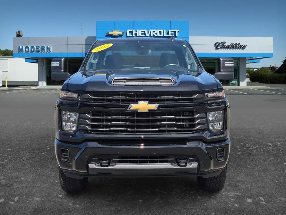 Used 2025 Black Chevrolet Custom image 8