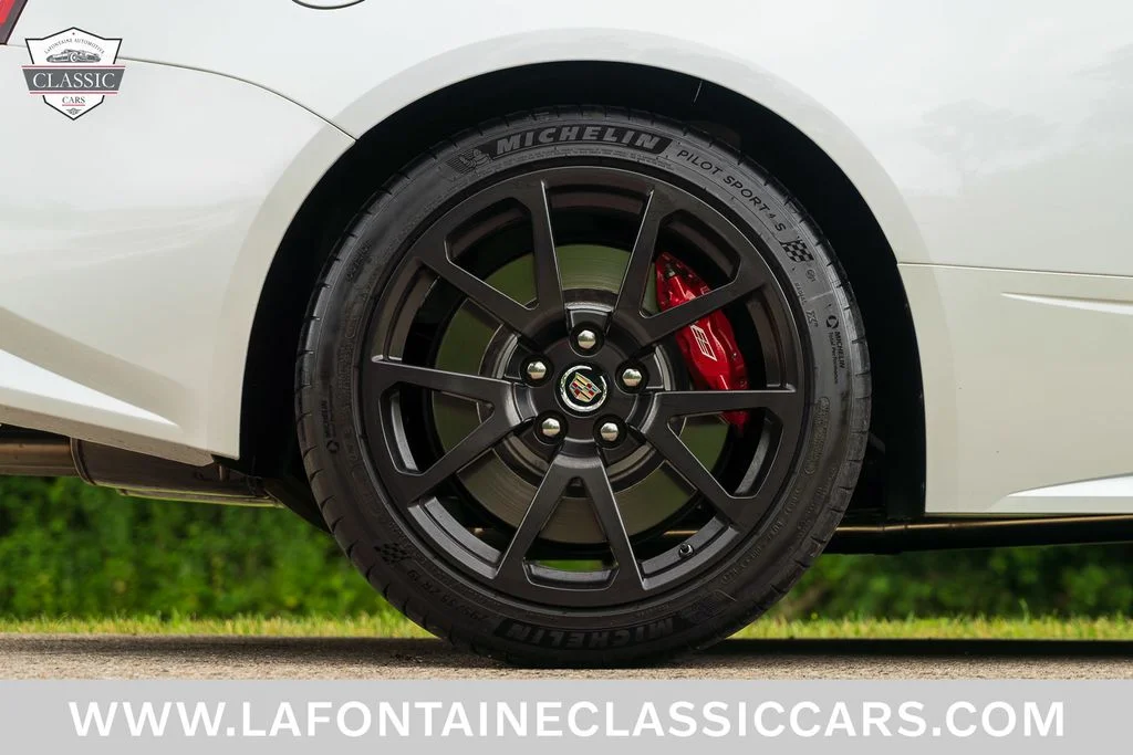 Used 2015 White Cadillac Base image 38