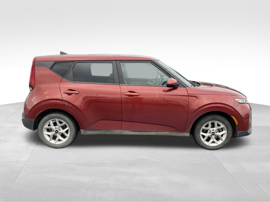 Used 2022 Mars Orange Kia LX image 3