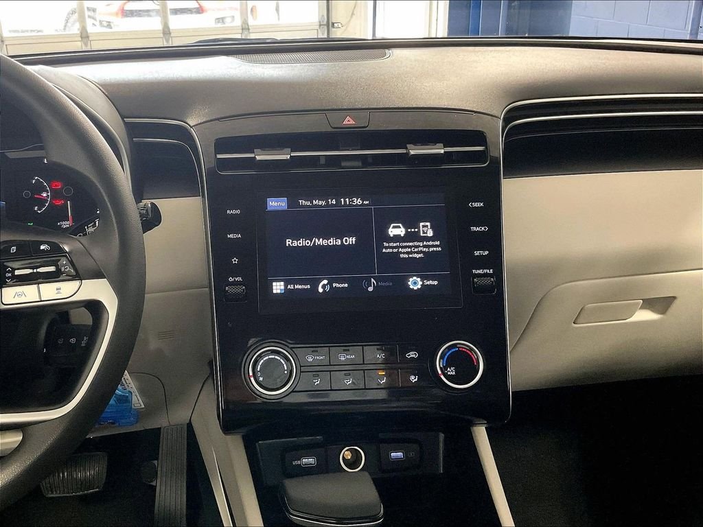 Used 2024 Silver Hyundai SE image 18