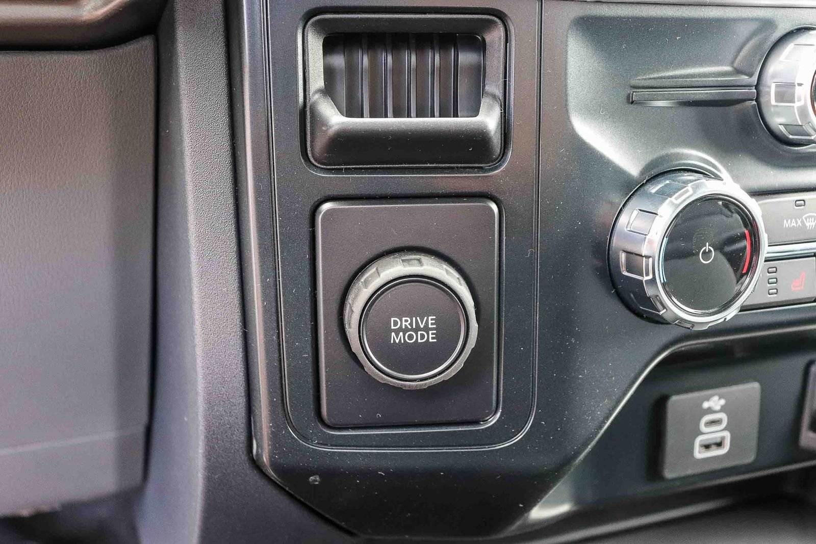 New 2026 Avalanche Ford XLT image 23