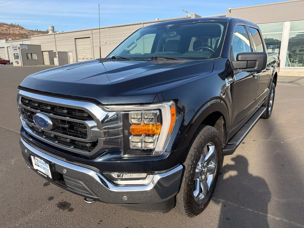 Certified Used 2021 Blue Metallic Ford XLT image 12