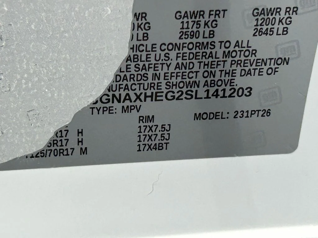 Used 2025 Summit White Chevrolet LT image 42