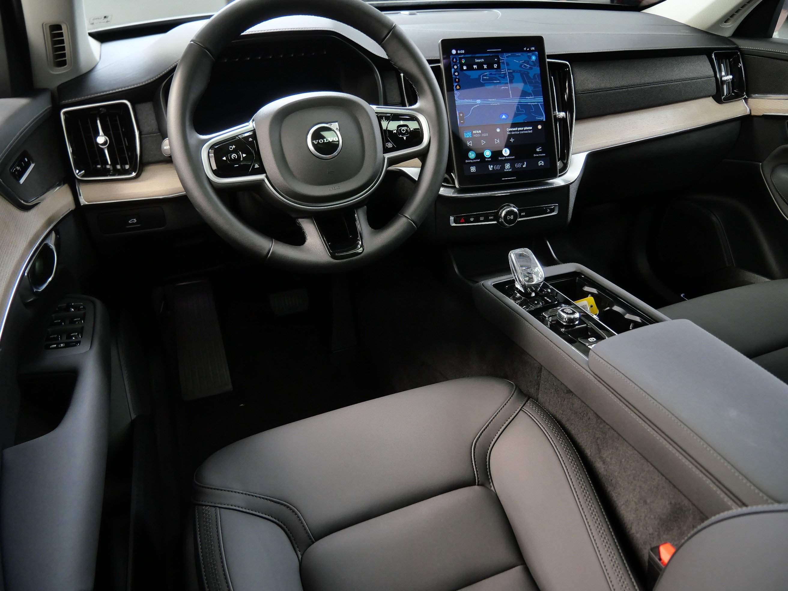 Used 2025 Volvo XC90 Plus with VIN YV4062PB5S1374955 for sale in Minnetonka, Minnesota