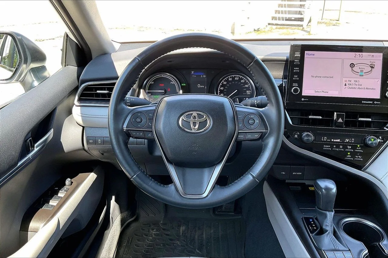 Used 2024 White Toyota SE image 9