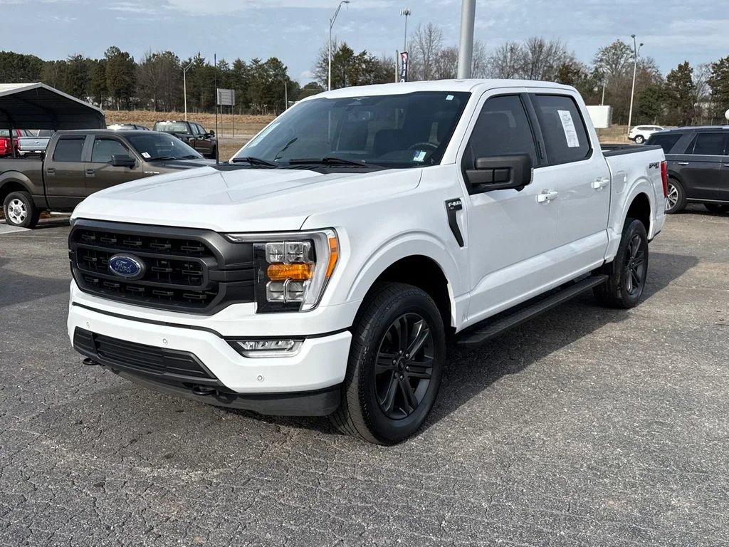 Used 2023 White Ford XLT image 3