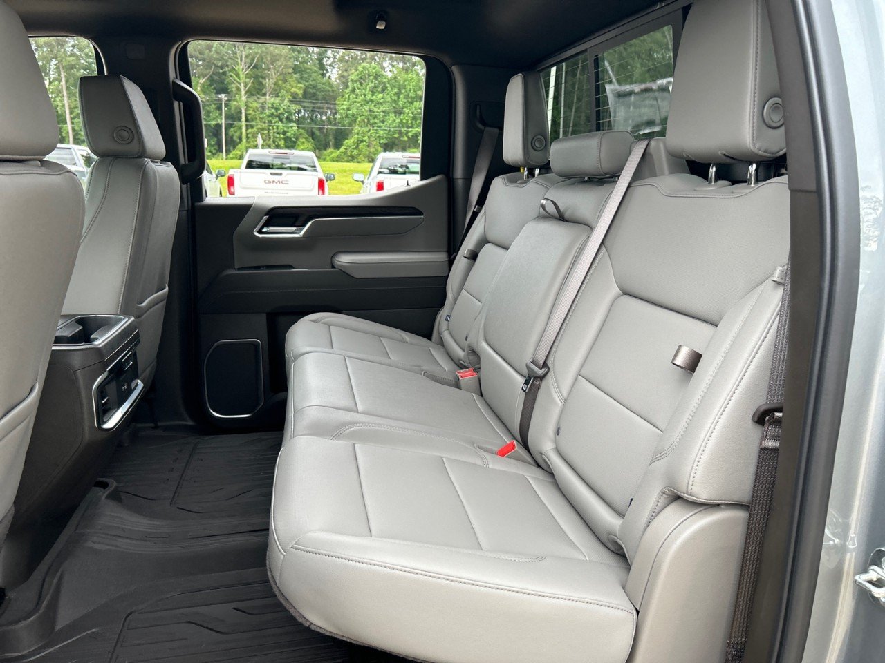 2026 GMC Sierra 1500 SLT - Photo 17