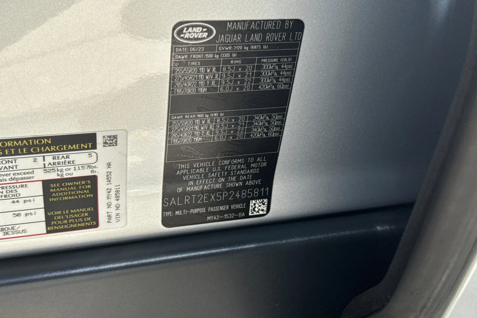 Certified Used 2023 Hakuba Silver Metallic Land Rover S R-Dynamic image 30