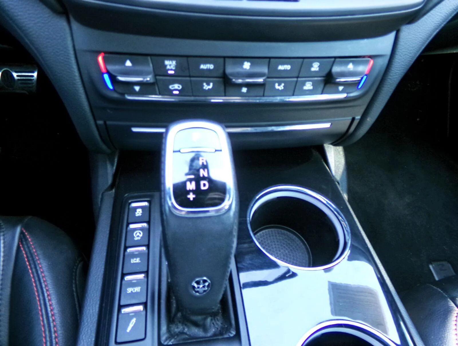Used 2020 Nero Maserati S GranSport image 11