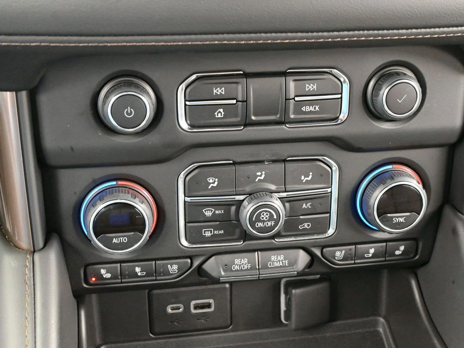 Used 2022 Black Chevrolet High Country image 26