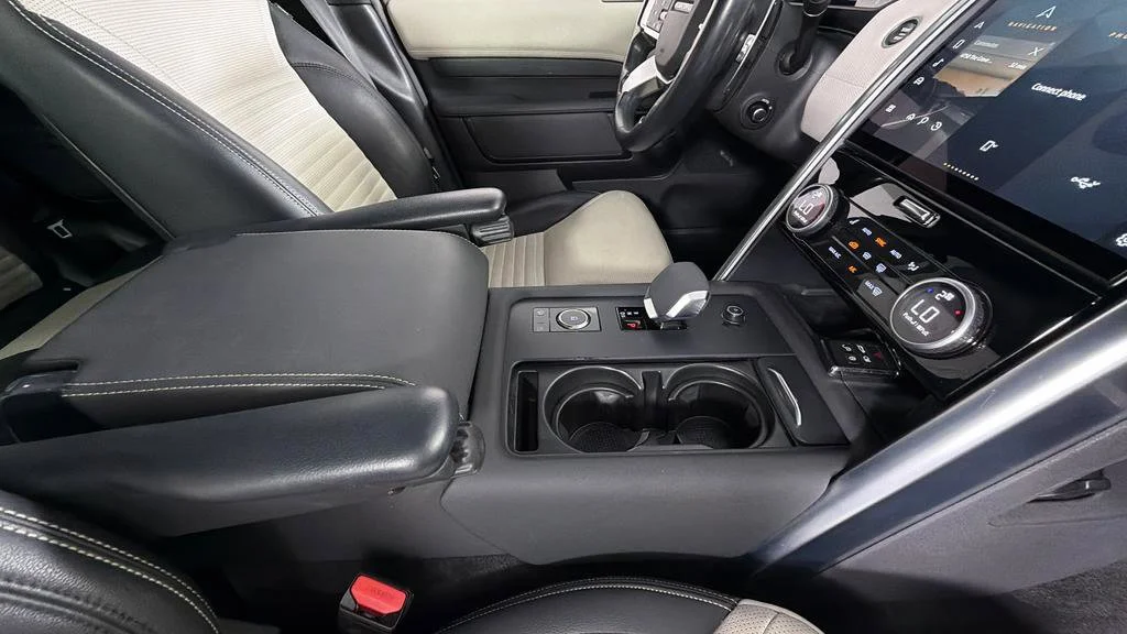 Used 2022  Land Rover S R-Dynamic image 41