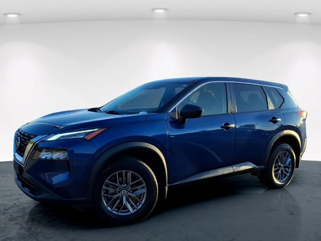 Used 2021 Blue Nissan S image 2