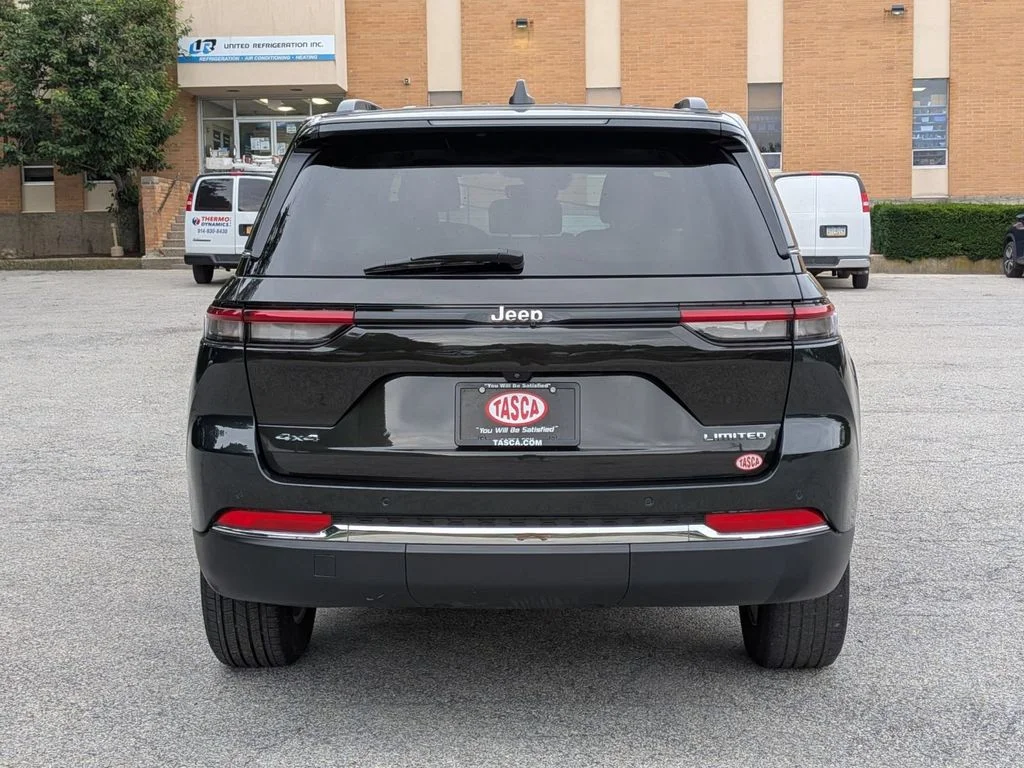 Used 2023 Brown Jeep Limited image 4