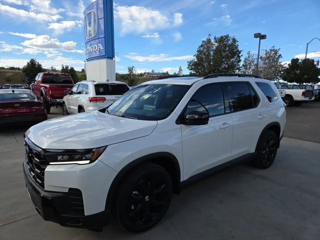 New 2026 Platinum White Pearl Honda Black Edition image 3