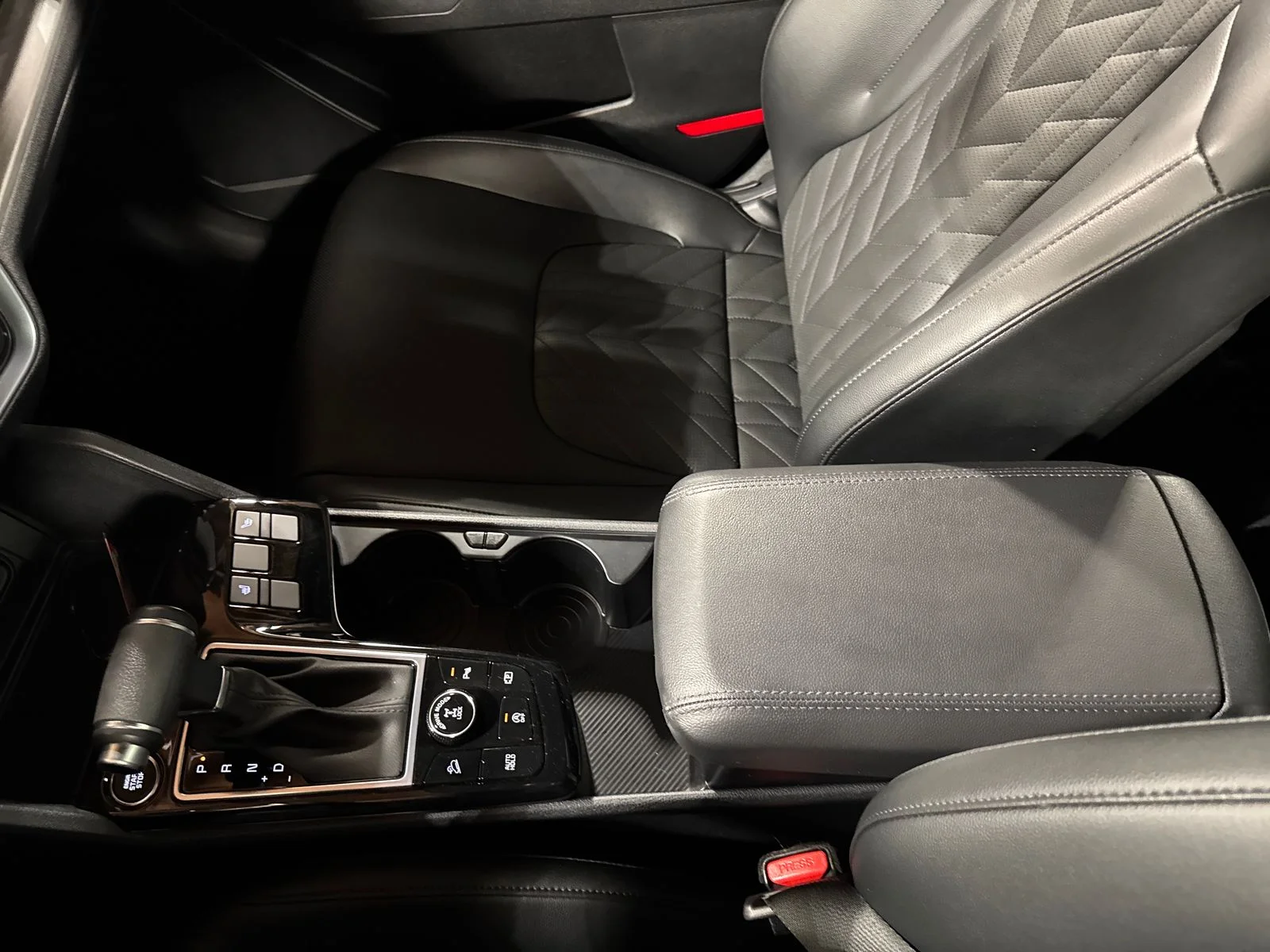 Used 2025 Black Kia X-Line image 26