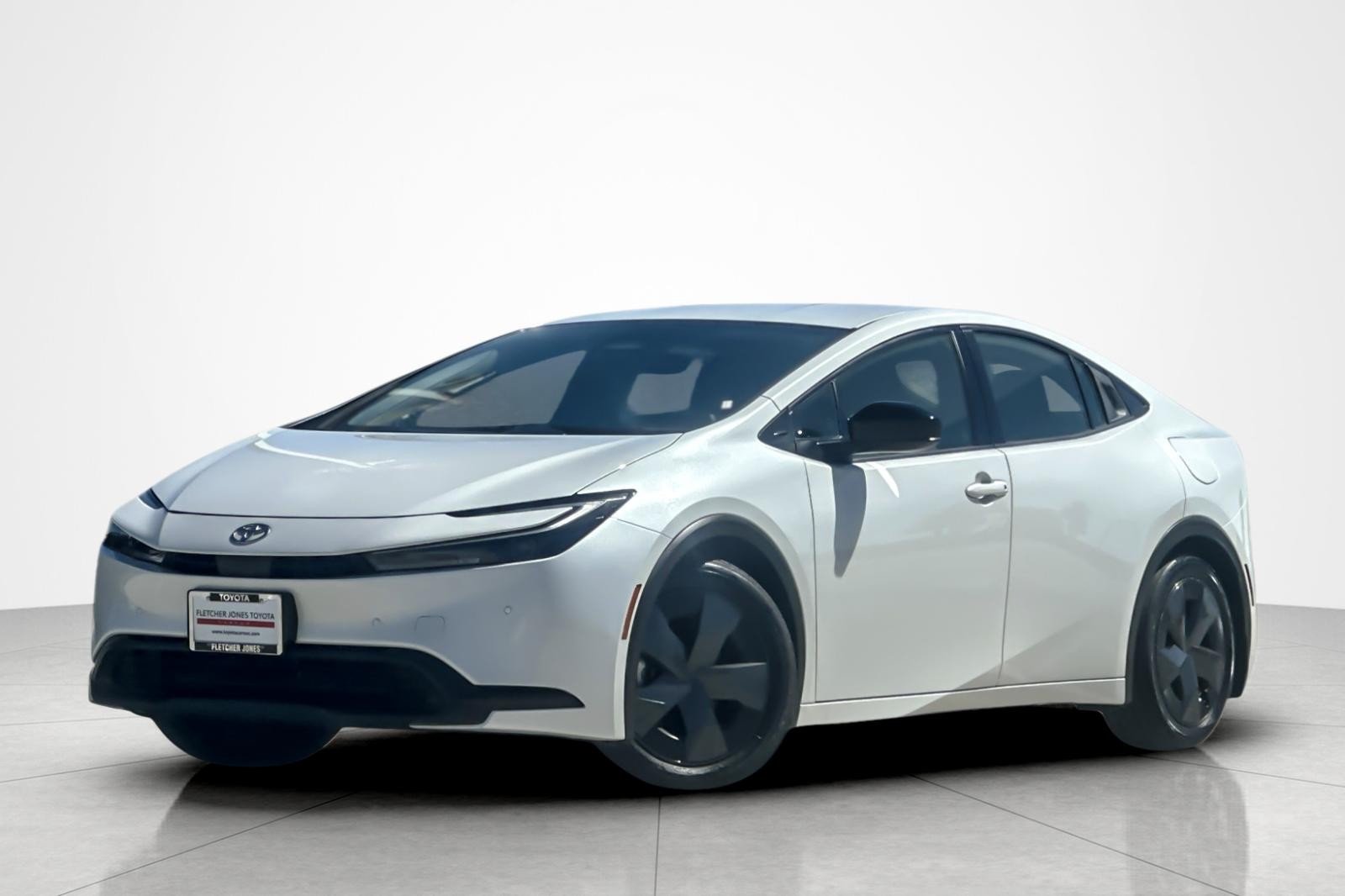 2023 Toyota Prius LE FWD photo