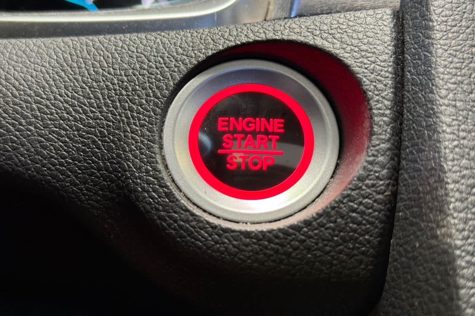 Used 2017  Honda Touring image 23