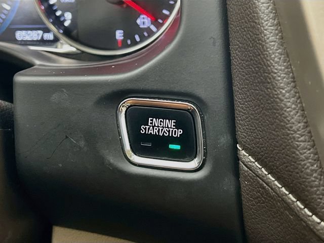 Used 2017 WHITE FROST TRICOAT GMC Denali image 16