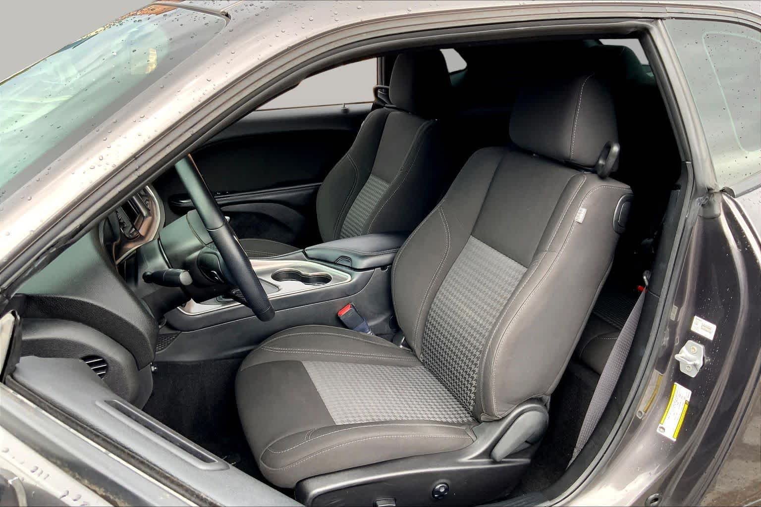 Used 2021 Granite Pearlcoat Dodge SXT image 6