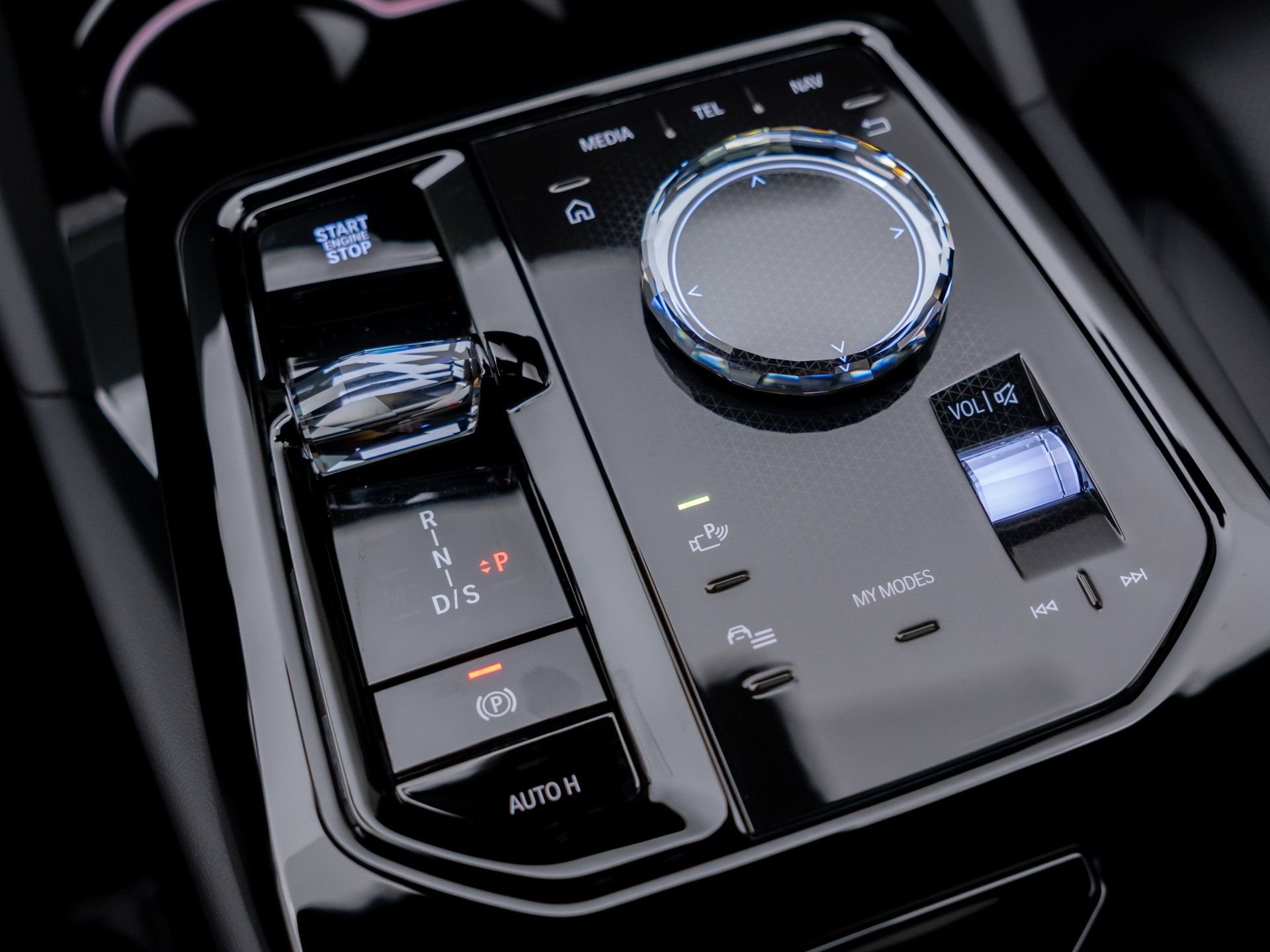 New 2027 Black Sapphire Metallic BMW 540i xDrive image 28
