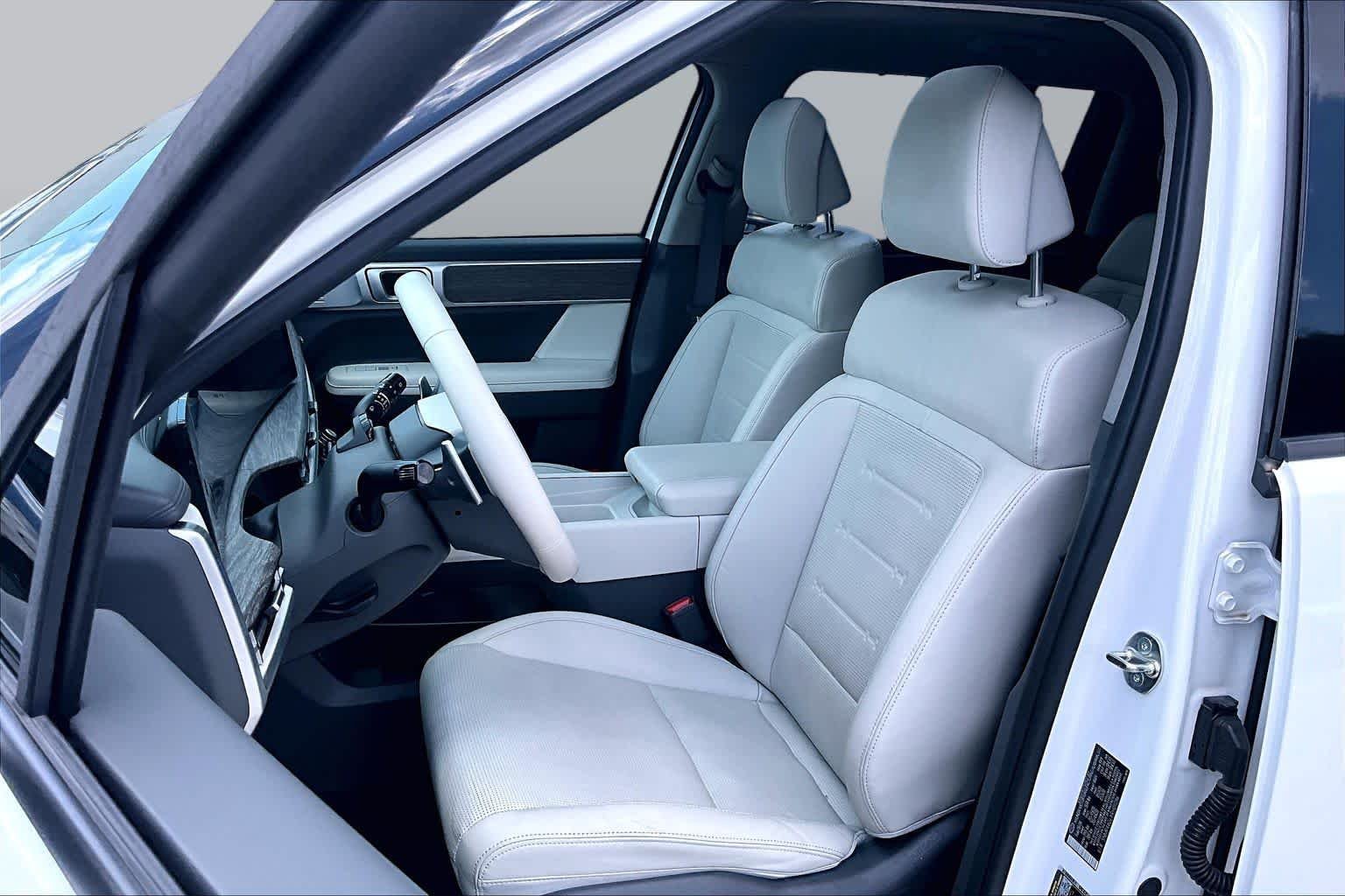 Used 2024 Serenity White Hyundai Limited image 7