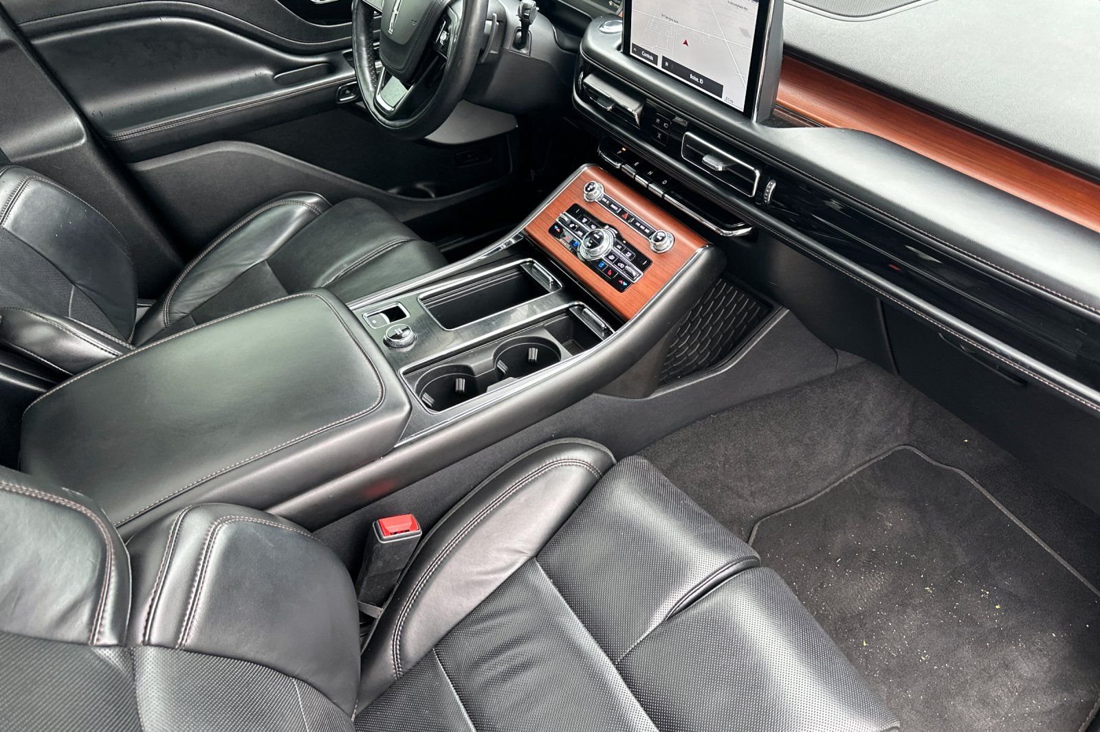 Used 2020 White Lincoln Grand Touring image 16