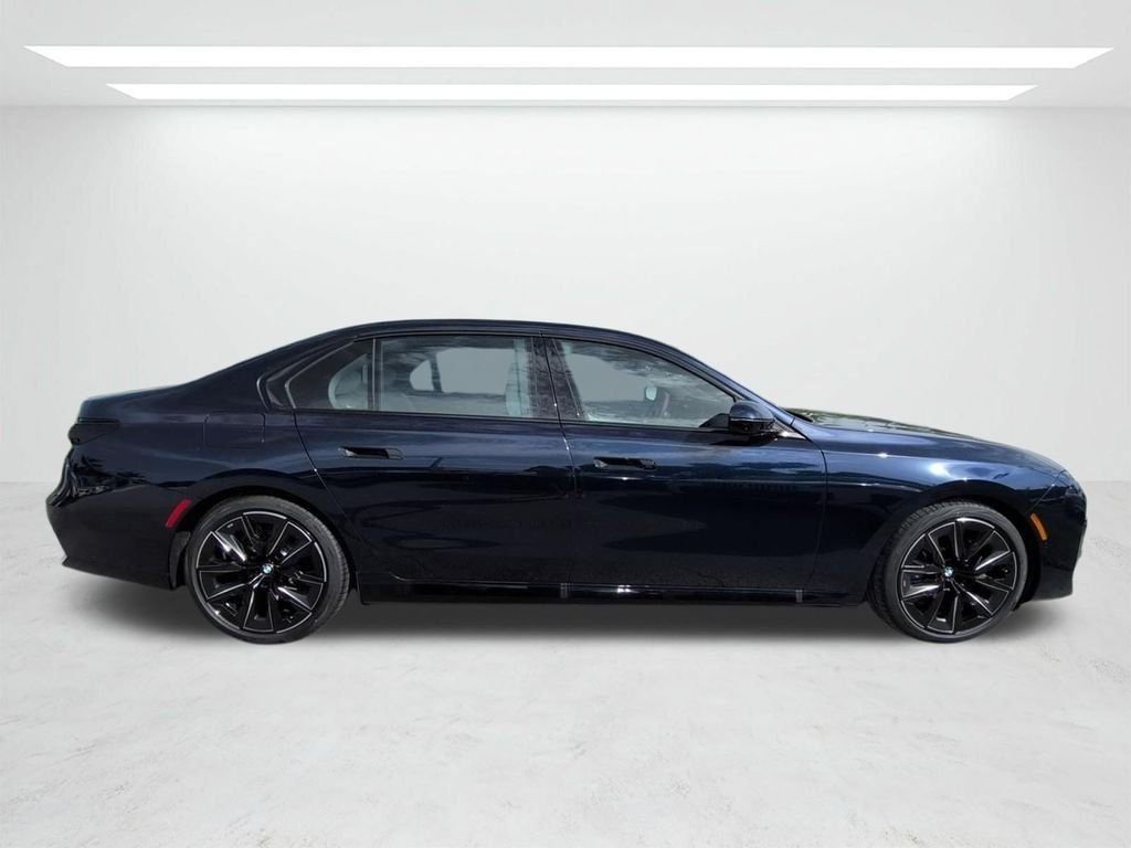 New 2026 Tanzanite Blue II Metallic BMW xDrive60 image 3