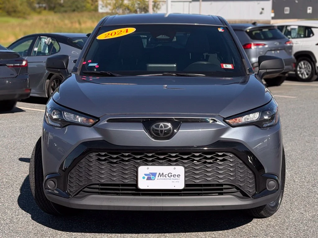 Used 2024  Toyota Hybrid S image 2