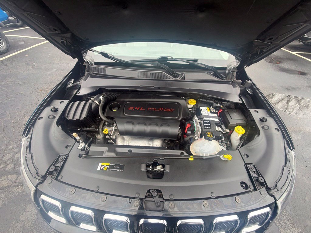 Certified Used 2022 Black Jeep Limited image 16