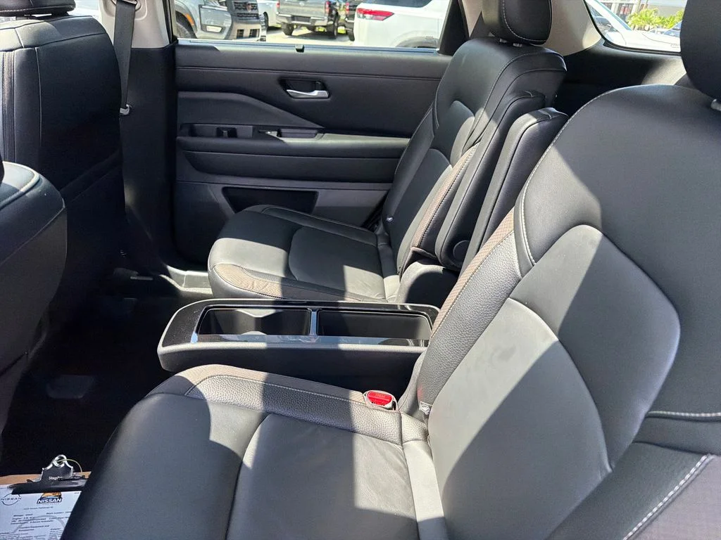 Certified Used 2023 White Nissan SL image 39