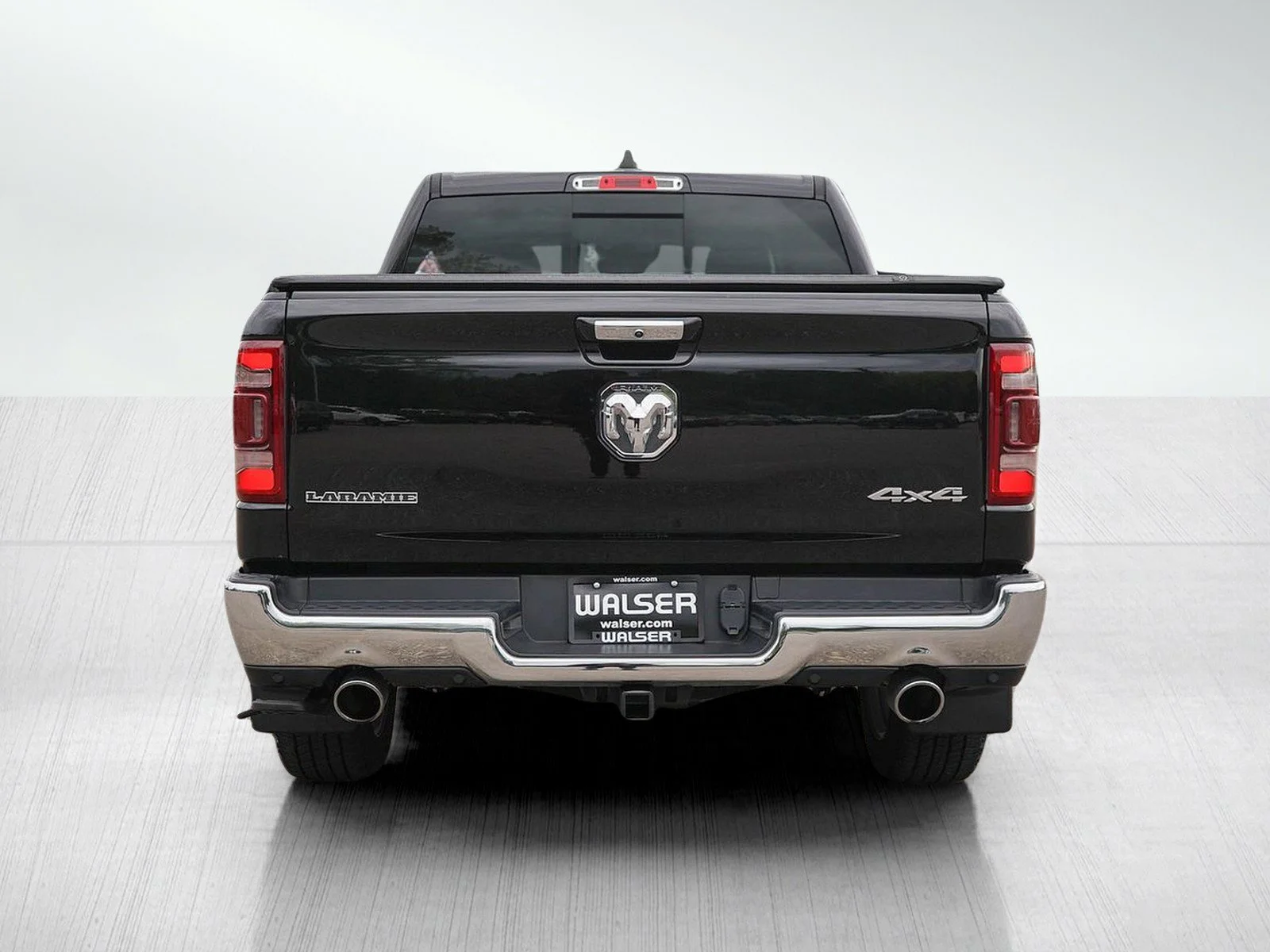 Used 2021 Diamond Black Crystal Pearlcoat Ram Laramie 4x4 V8 Crew Cab 5