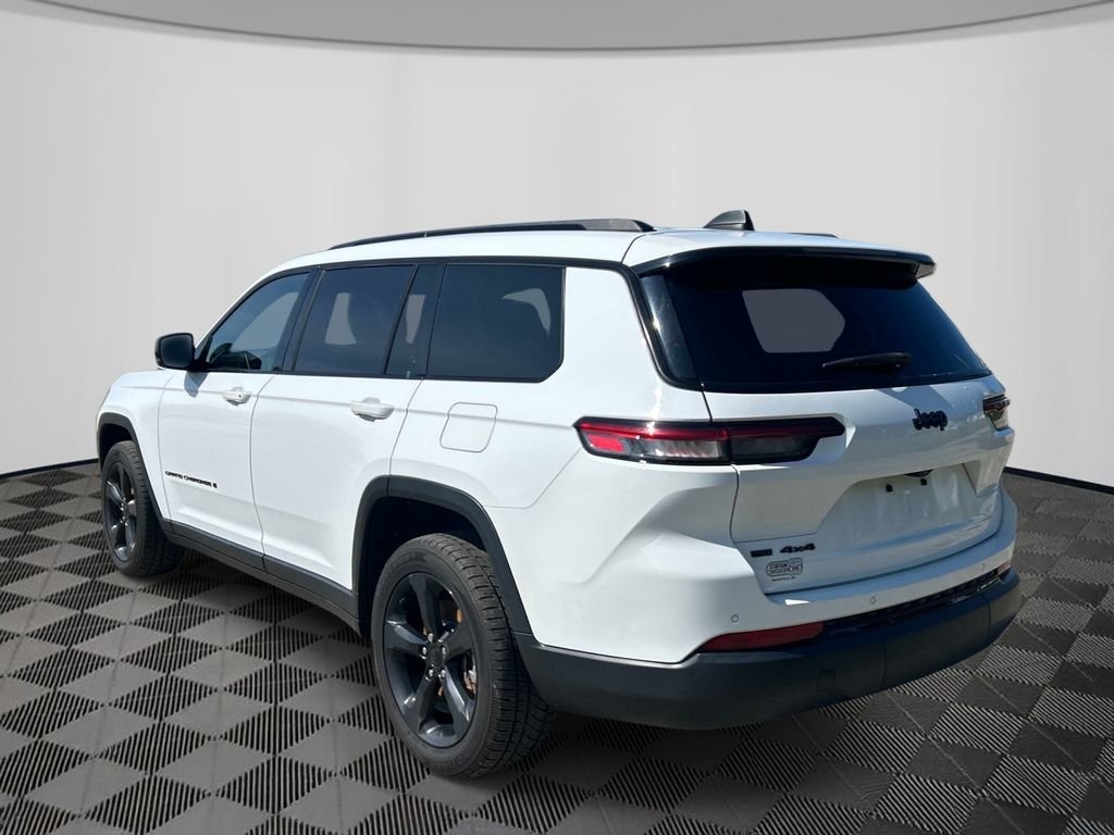 Used 2021 White Jeep Altitude image 3