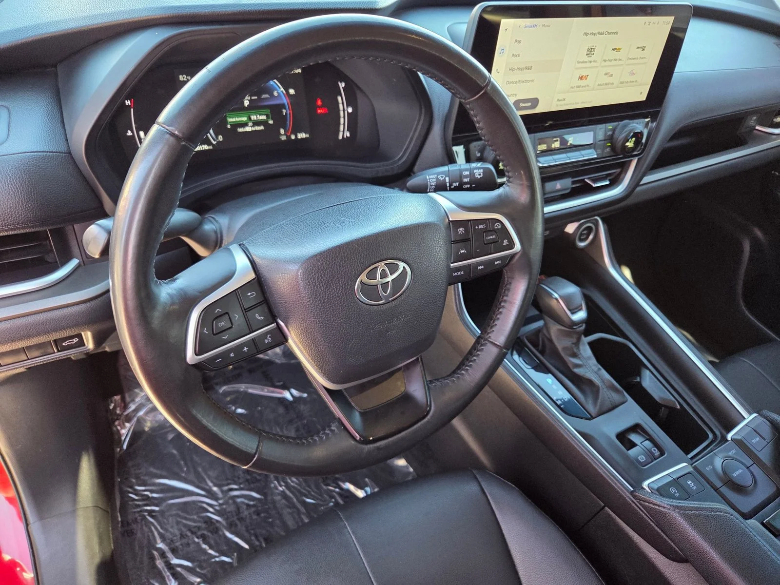 Used 2024 Ruby Flare Pearl Toyota XLE image 10