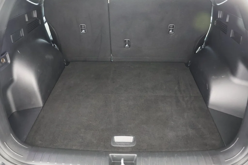 Used 2025 Phantom Black Hyundai SEL image 20