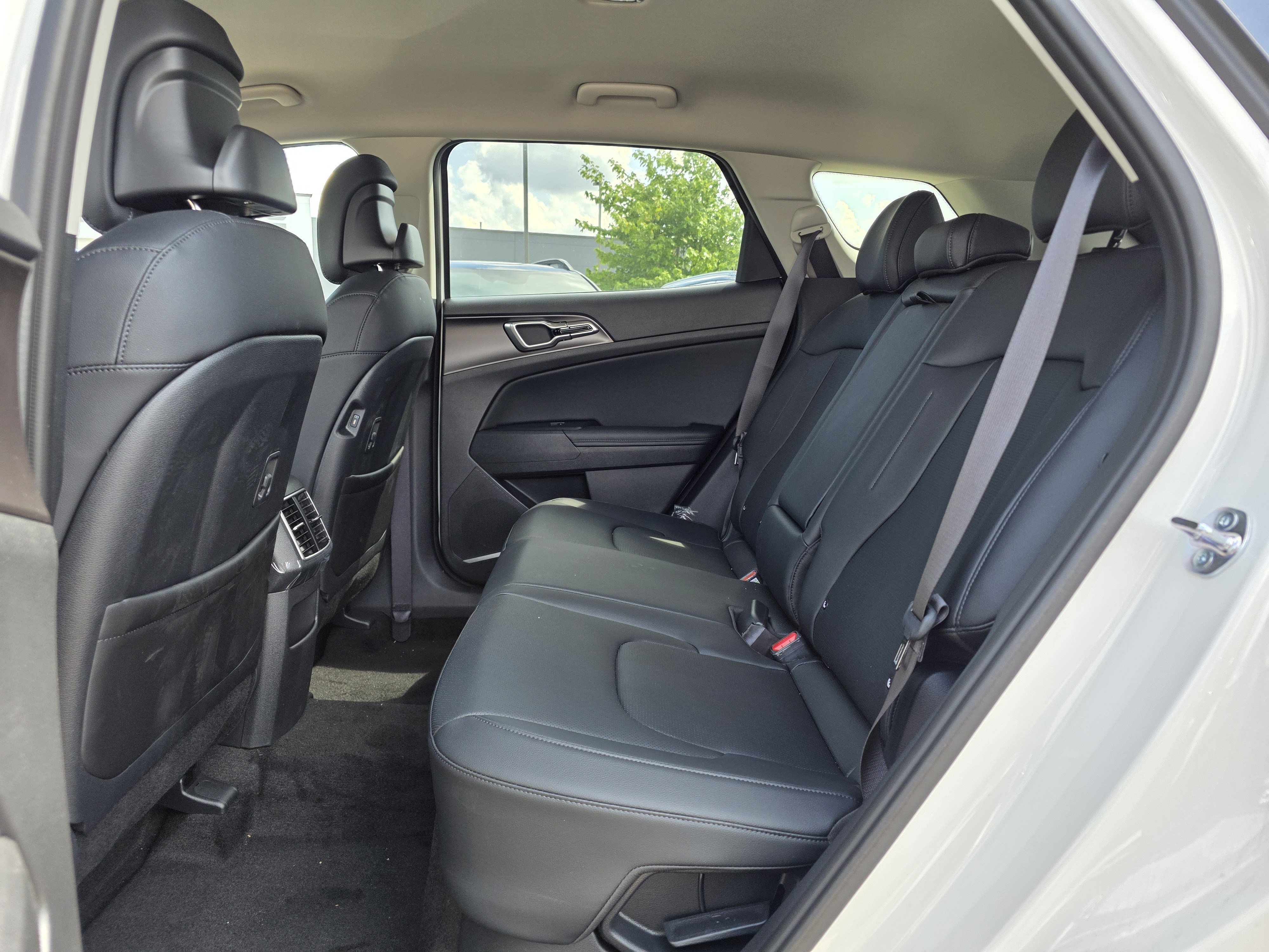 New 2026 Snow White Pearl Kia EX image 12