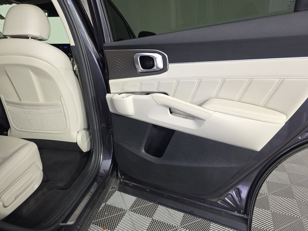 Used 2022 Gray Kia SX image 33