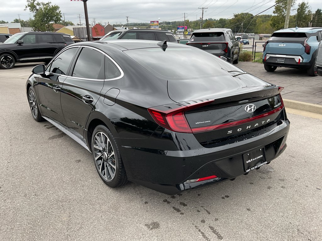 Used 2023 Onyx Black Hyundai Limited image 8