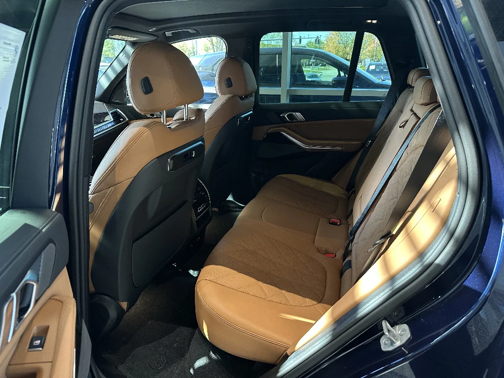 New 2026 Tanzanite Blue II Metallic BMW xDrive50e image 13