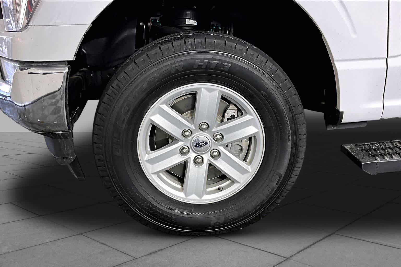 Used 2022 Oxford White Ford XL image 31