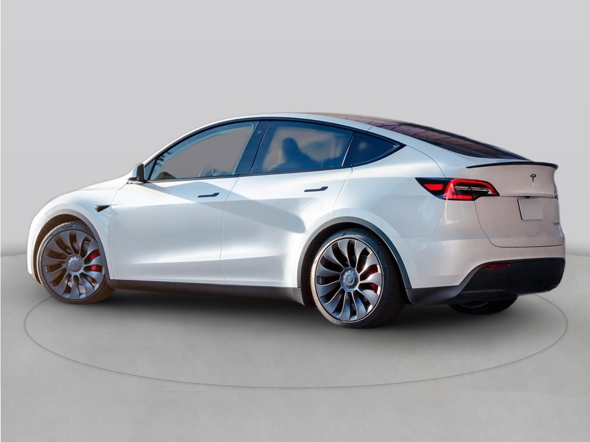 Used 2024 White Tesla Long Range image 1