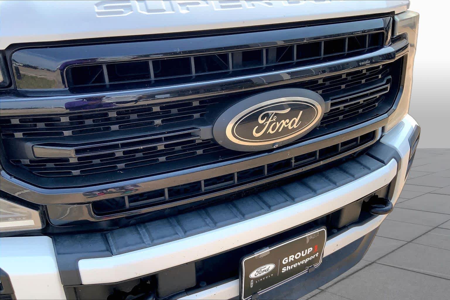 Used 2020 Star White Metallic Tri-Coat Ford LARIAT image 29